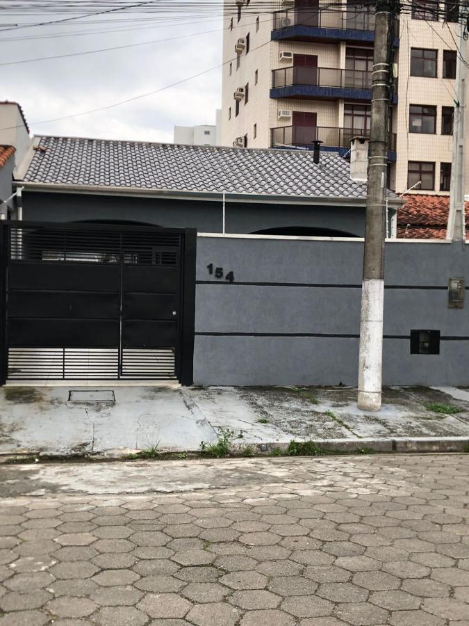 Casa Na Martim De Sa - 50M Da Praia Com Piscina Caraguatatuba Ngoại thất bức ảnh
